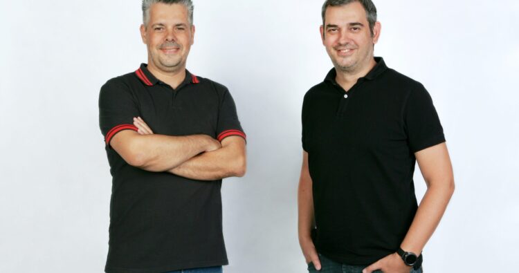 Ricardo e Paulo, fundadores do CRM imobiliário Proppy