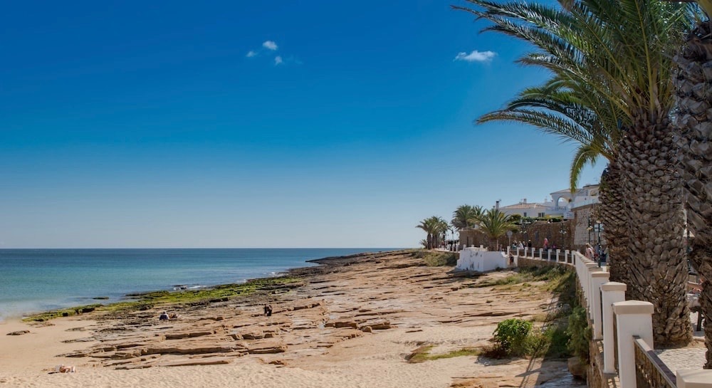 Praia paradisíaca em Lagos, Portugal