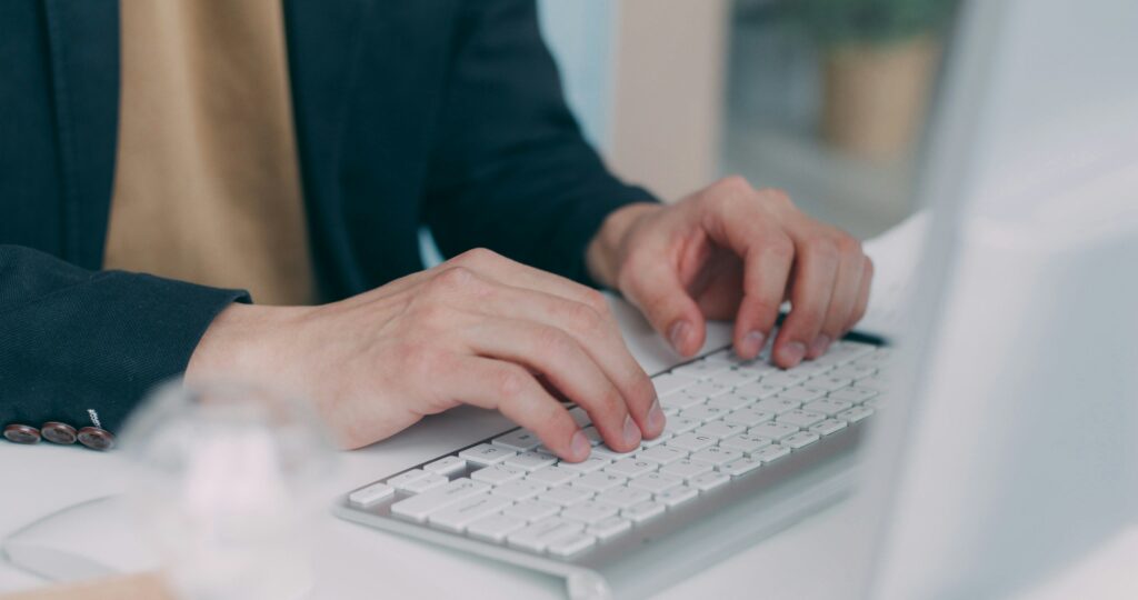 Profesional del sector inmobiliario que se encarga de la automatización de los procesos de trabajo con la IA Agente